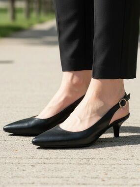 Naturalizer (6) Peyton Black Leather Pointed Toe Slingback Pumps Heels